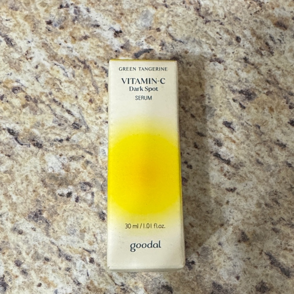 Goodal Green Tangerine Vitamin-C Dark Spot Serum - Yellow